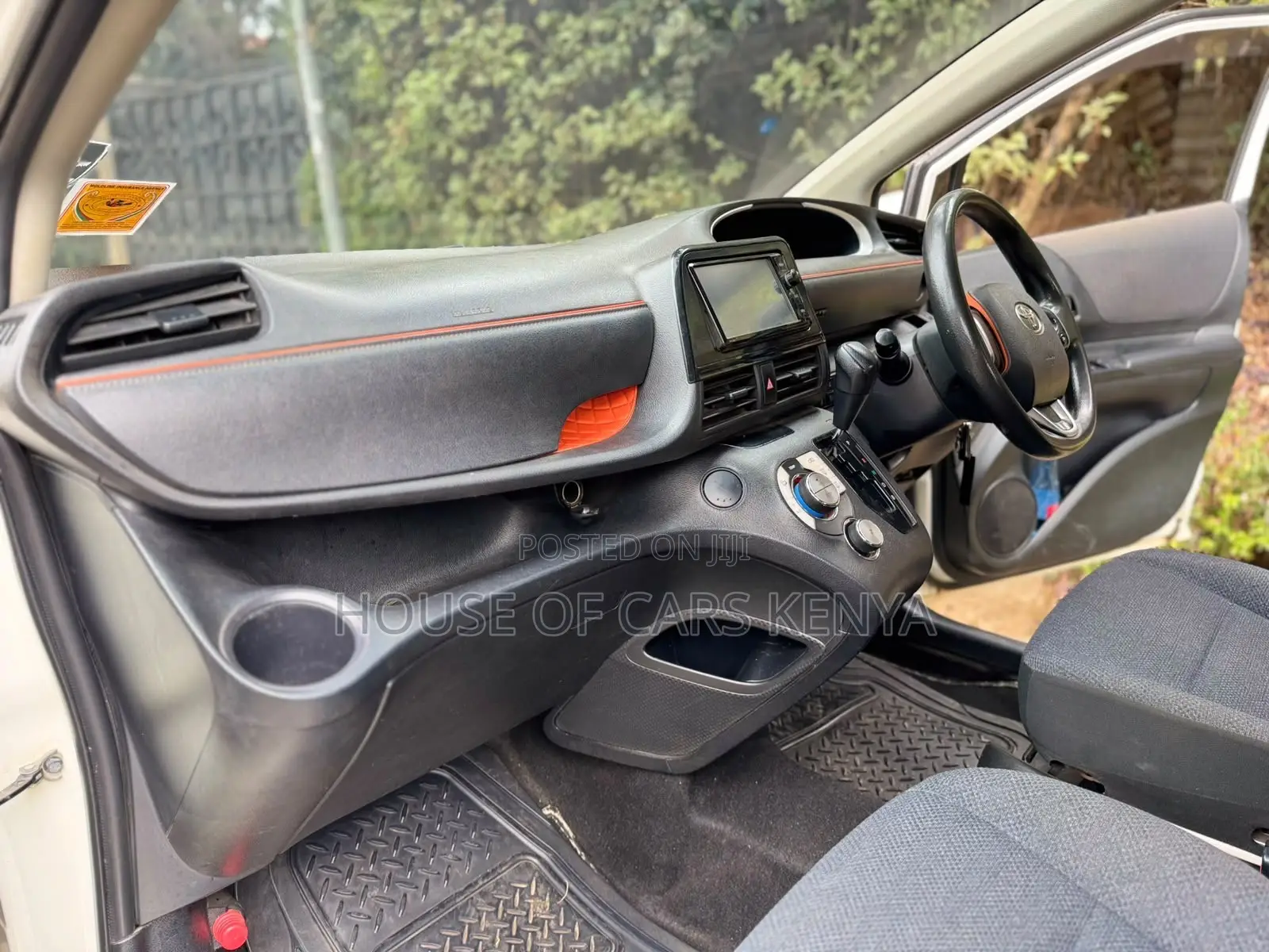 Toyota Sienta 2017 White