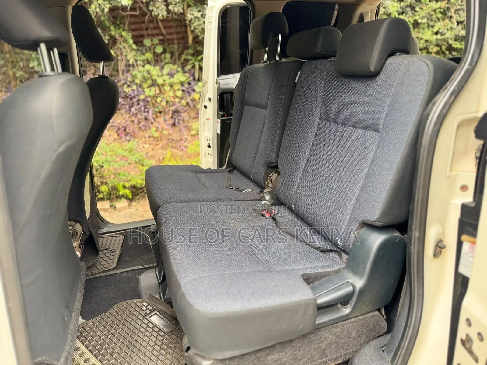 Toyota Sienta 2017 White