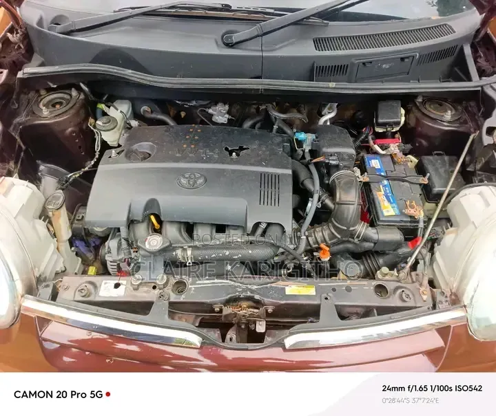 Toyota Sienta 1.5 FWD 2012 Maroon