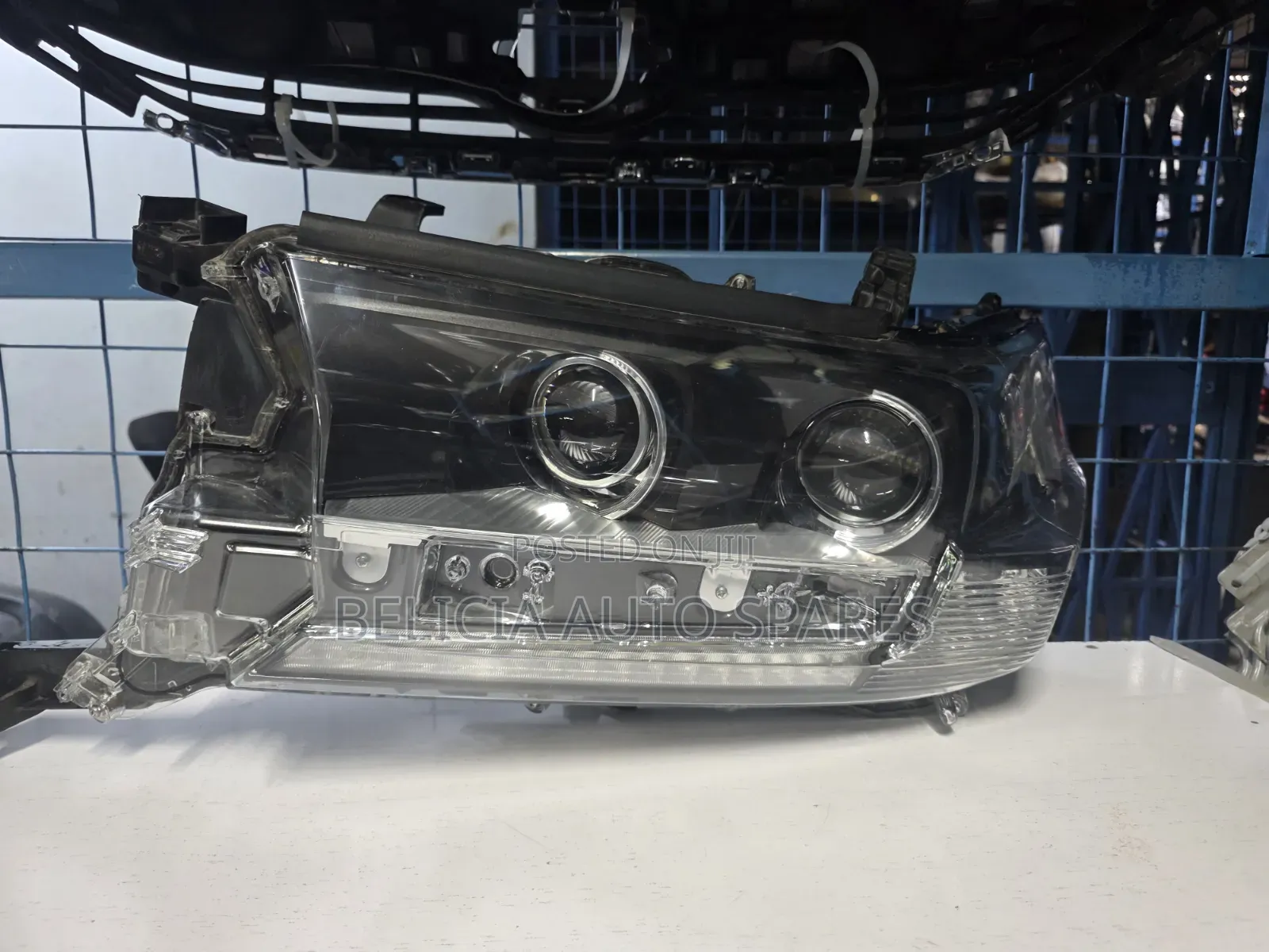 Toyota V8 Xenon Headlight Number 48