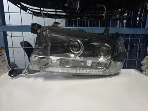 Toyota V8 Xenon Headlight Number 48