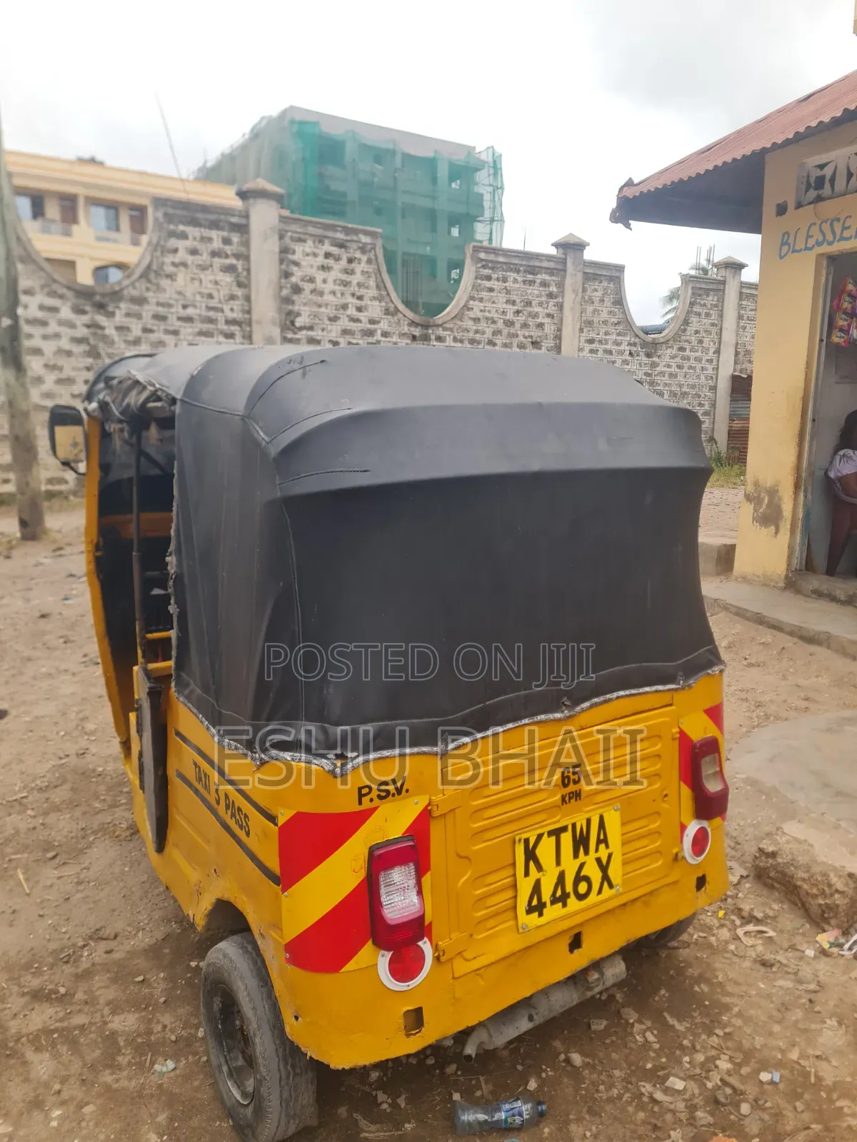Bajaj 2010 Yellow