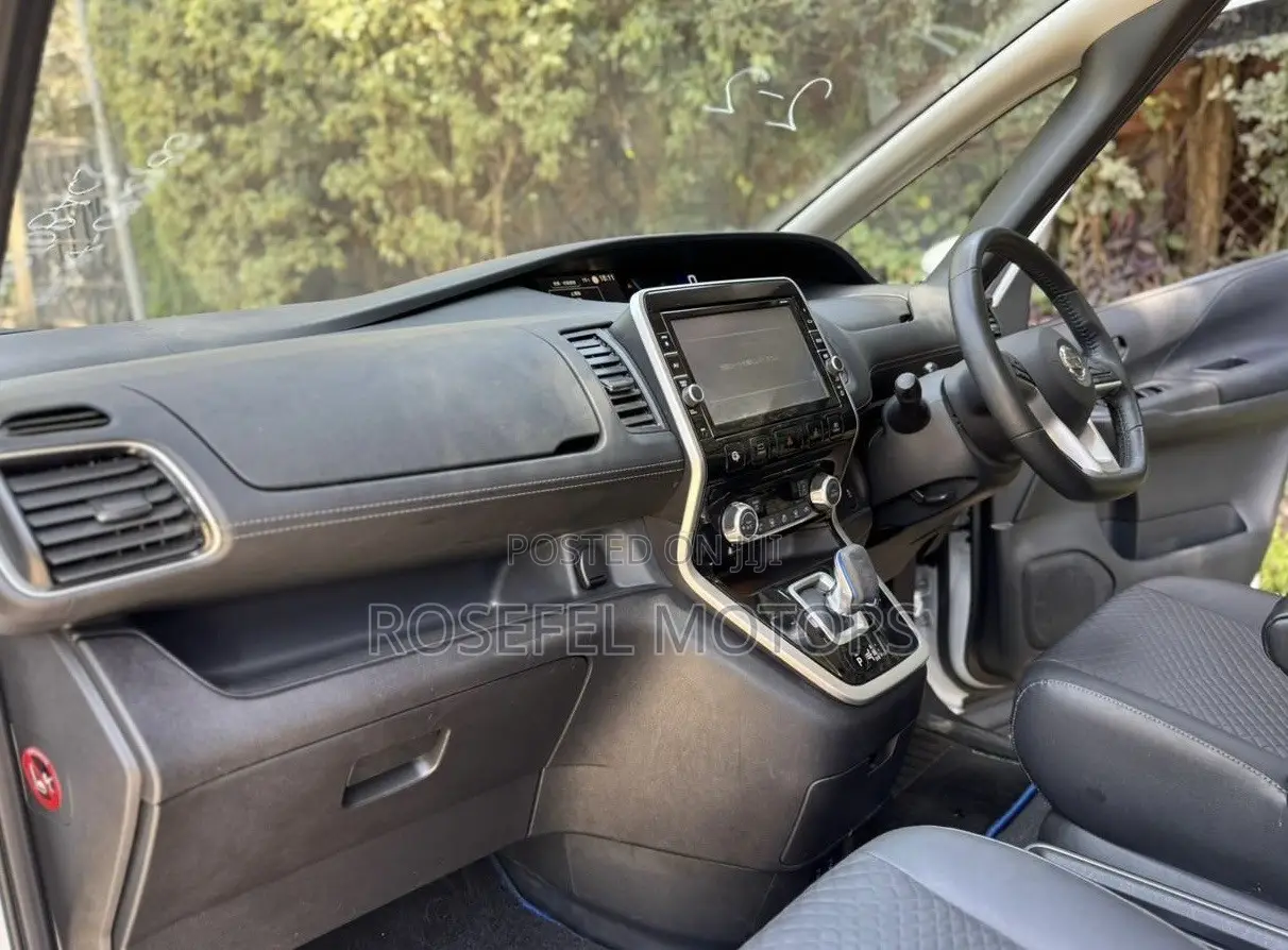Nissan Serena 2019 White
