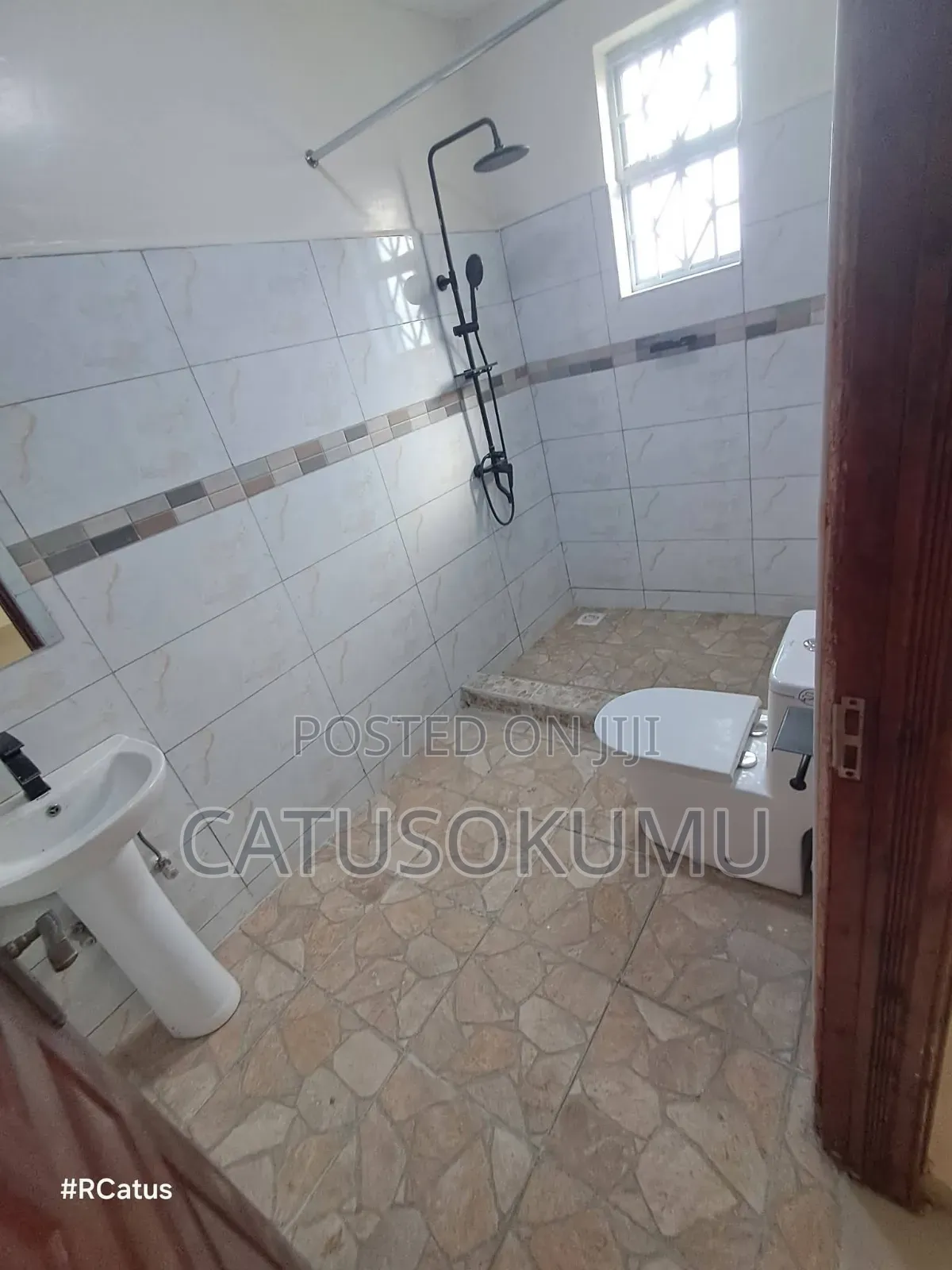 5bdrm Maisonette in Syokimau, Gateway Mall Area for rent