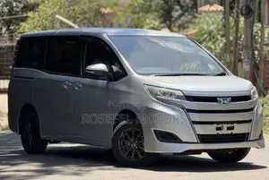 Toyota Noah 2019 Silver