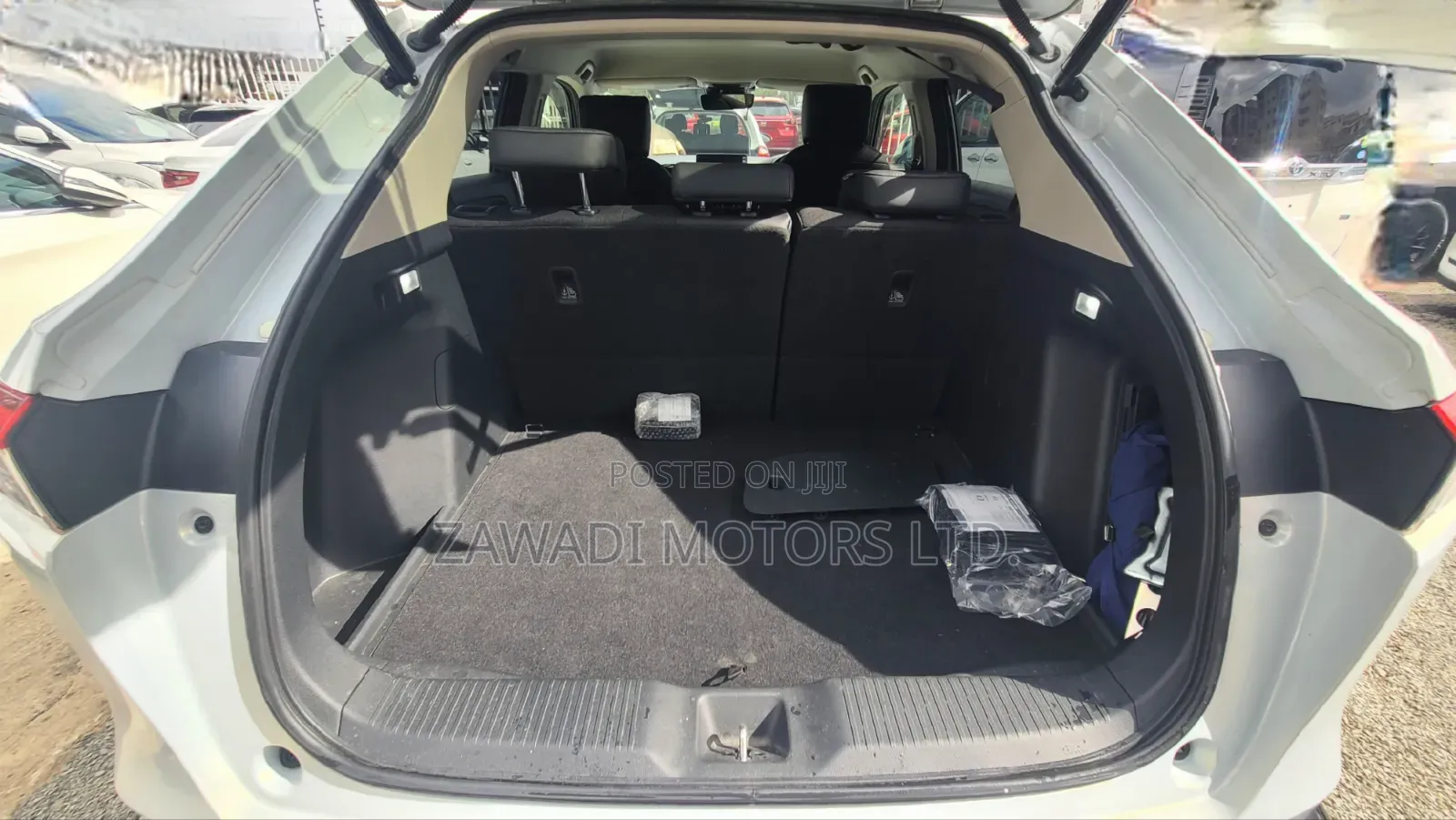 Honda Vezel 1.5 Hybrid 2WD 2021 White