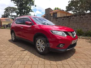 Nissan X-Trail 2.0 Petrol FWD 2016 Red