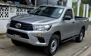 Toyota Hilux Revo Double Cab Deisel 2.4 RWD 2022 Black
