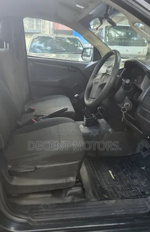 Isuzu D-MAX 2021 Gray