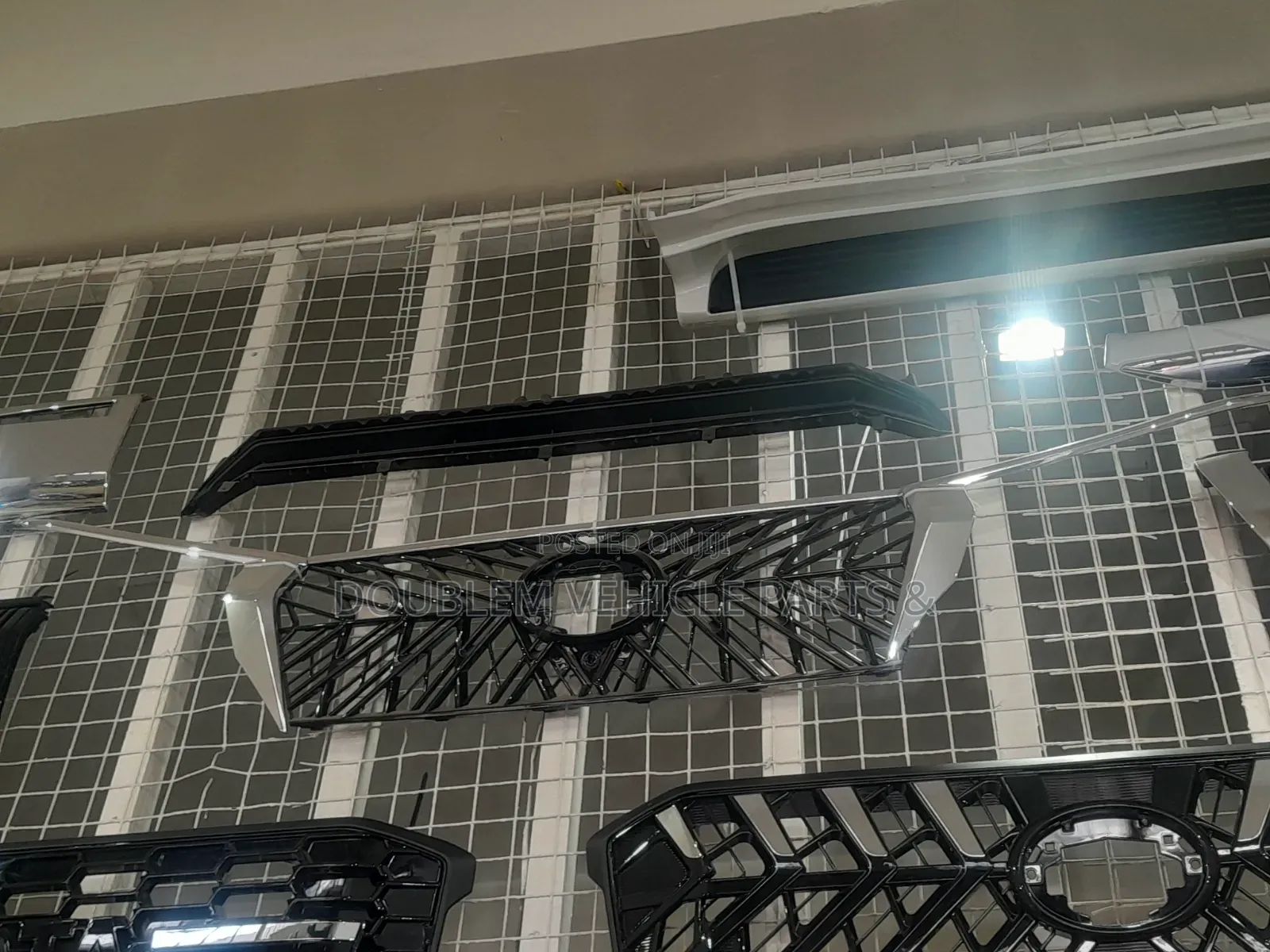 Front Grille/Grill Tyt Landcruiser Prado Fj150/Fj200/Lc200 2012-2018