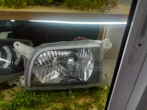 Tyt Hiace 5l/3l 1992-1995 After Market Headlamp/Light /Front Light
