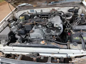Toyota Hilux Surf 2.7 SSR 2002 White