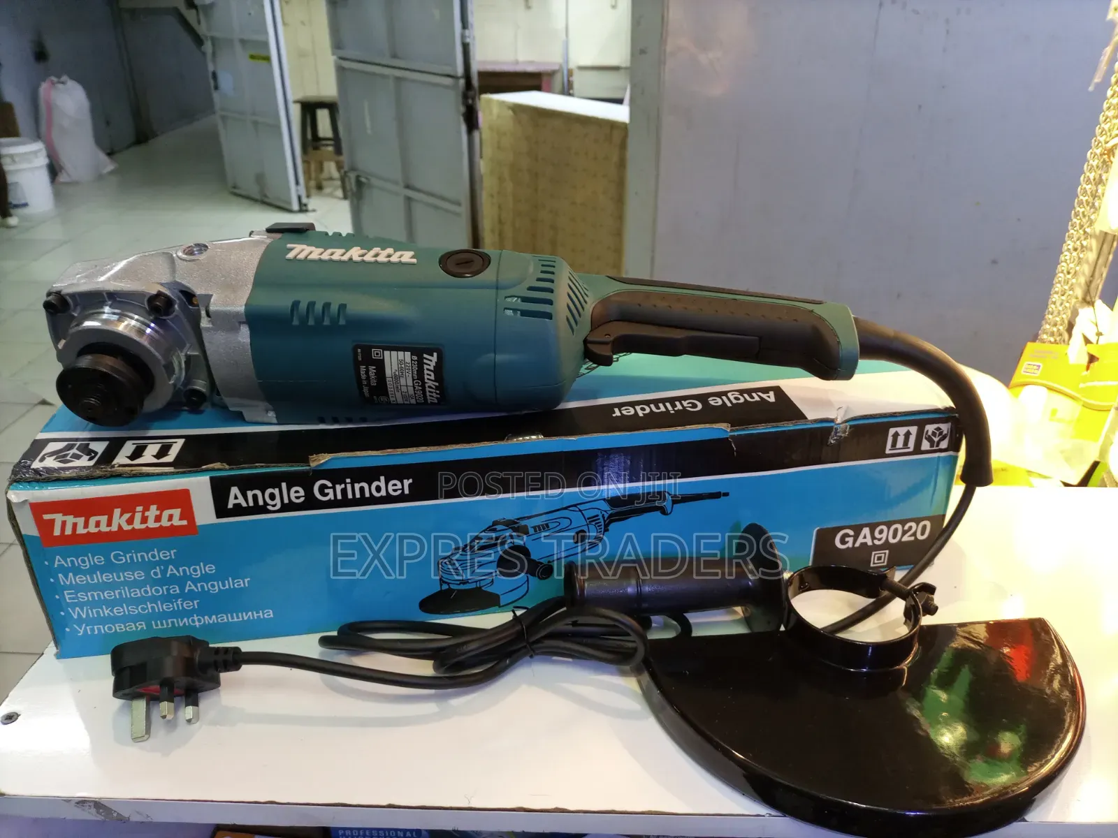 Makita 9",2600 W Angle Grinder