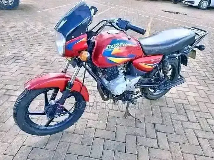 Bajaj Boxer 150 UG 2025 Red