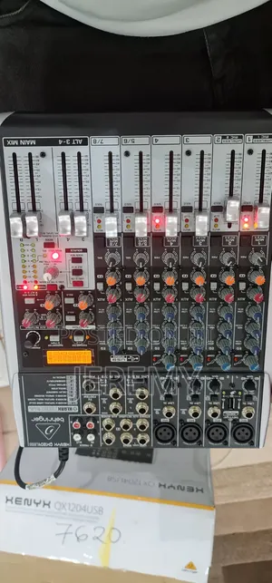 Mixer-Xenyx QX1204 USB Behringer Mixer