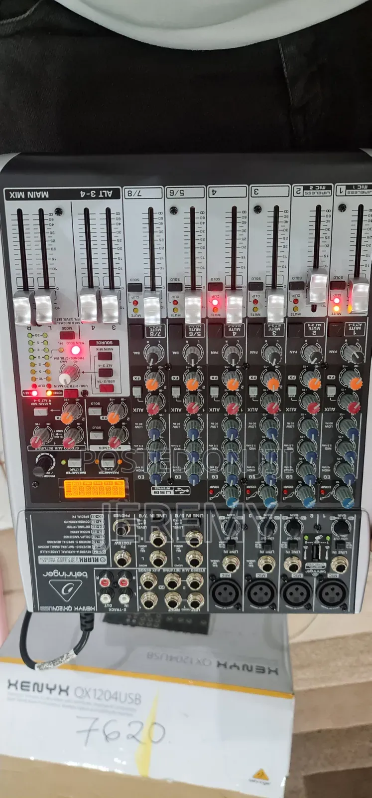 Mixer-Xenyx QX1204 USB Behringer Mixer