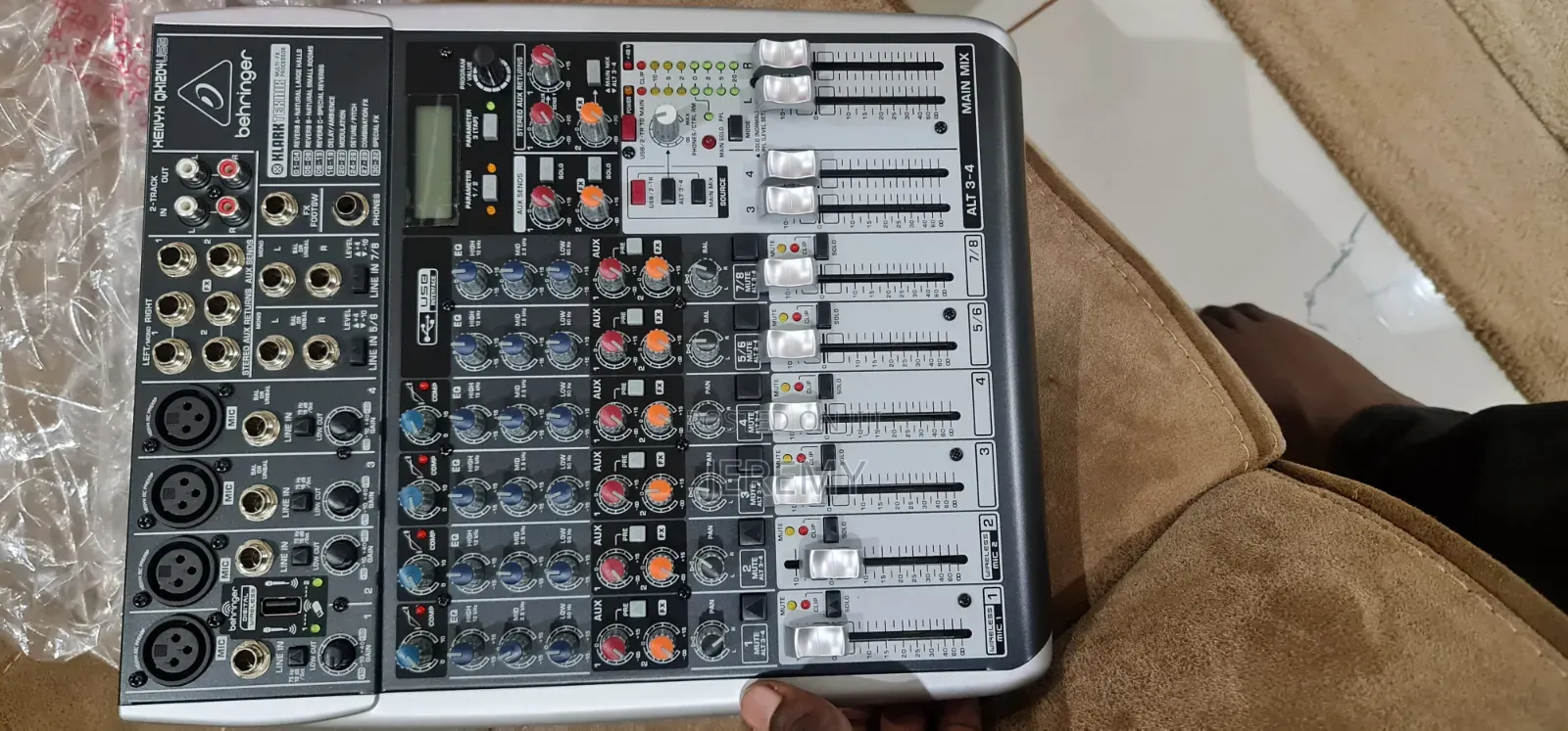 Mixer-Xenyx QX1204 USB Behringer Mixer