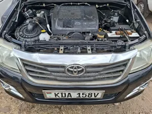 Toyota Hilux 2013 Black