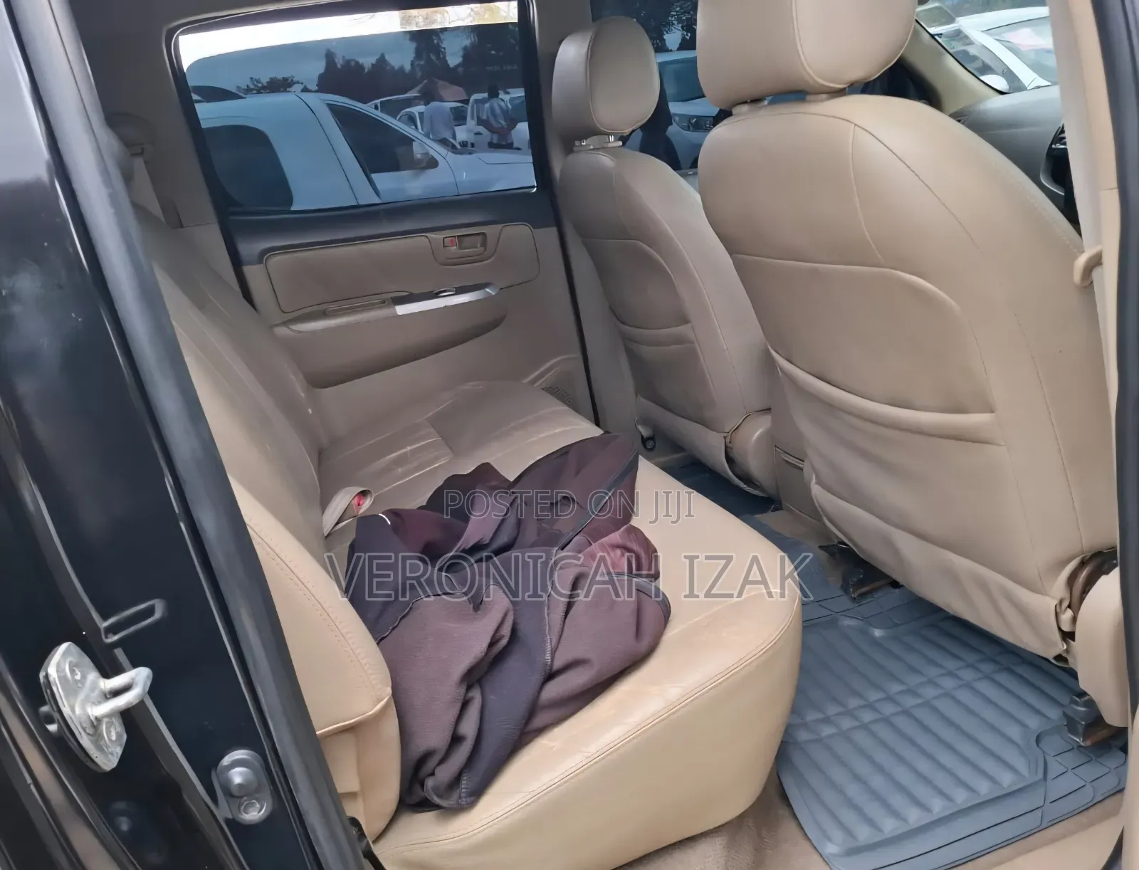 Toyota Hilux 2013 Black