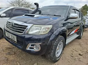 Toyota Hilux 2013 Black