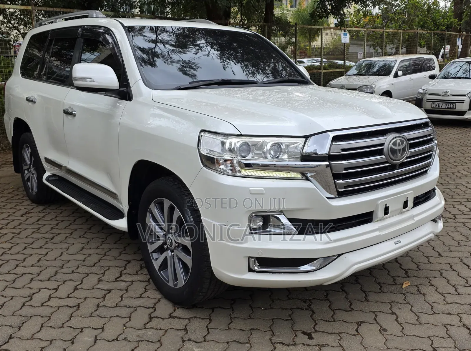 Toyota Land Cruiser 2017 White