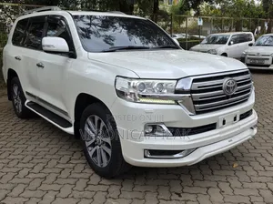 Toyota Land Cruiser 2017 White