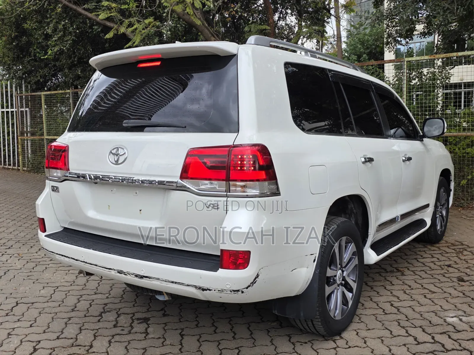 Toyota Land Cruiser 2017 White