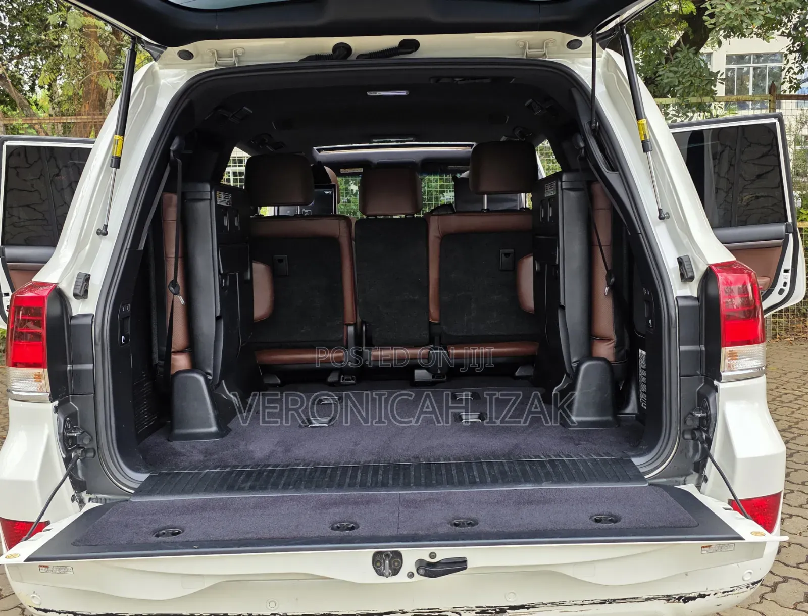 Toyota Land Cruiser 2017 White
