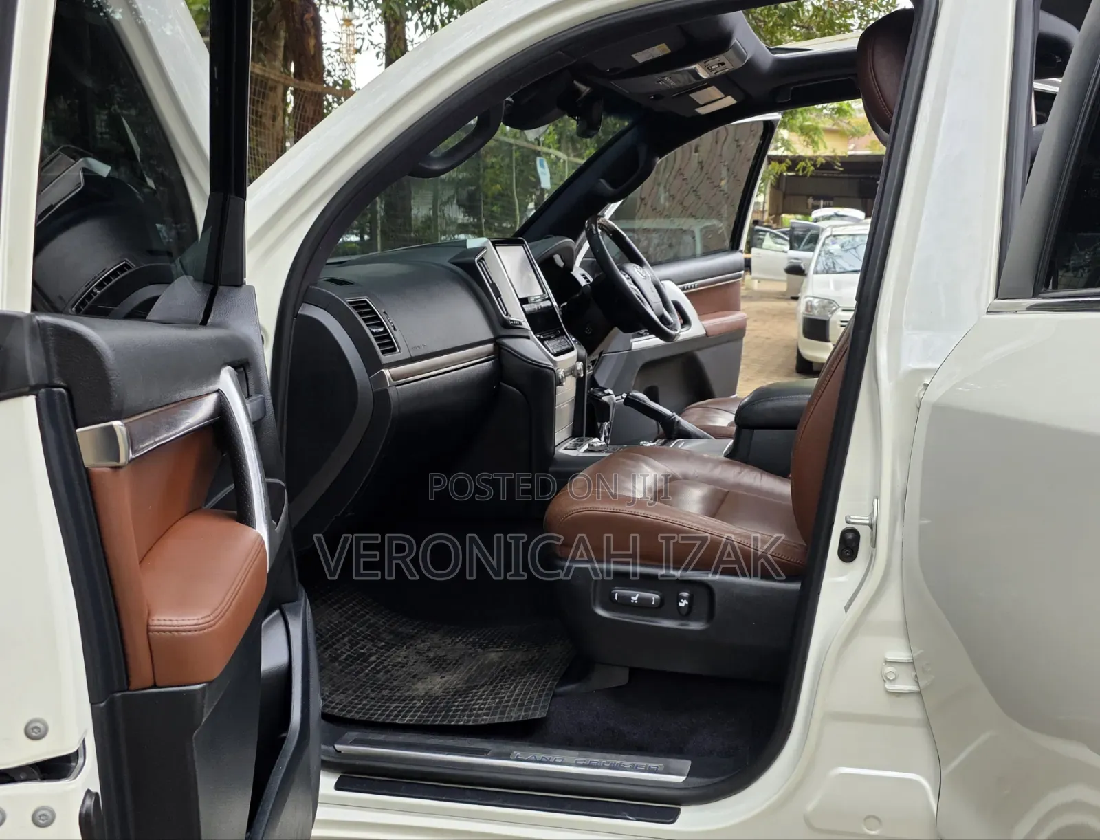 Toyota Land Cruiser 2017 White