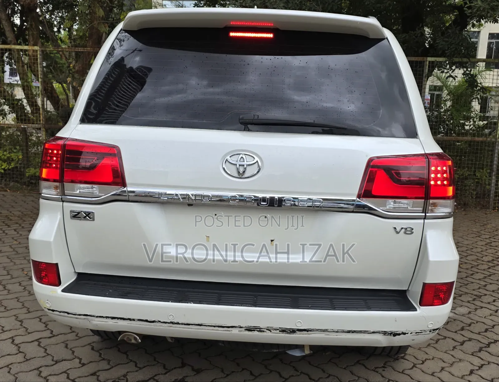 Toyota Land Cruiser 2017 White