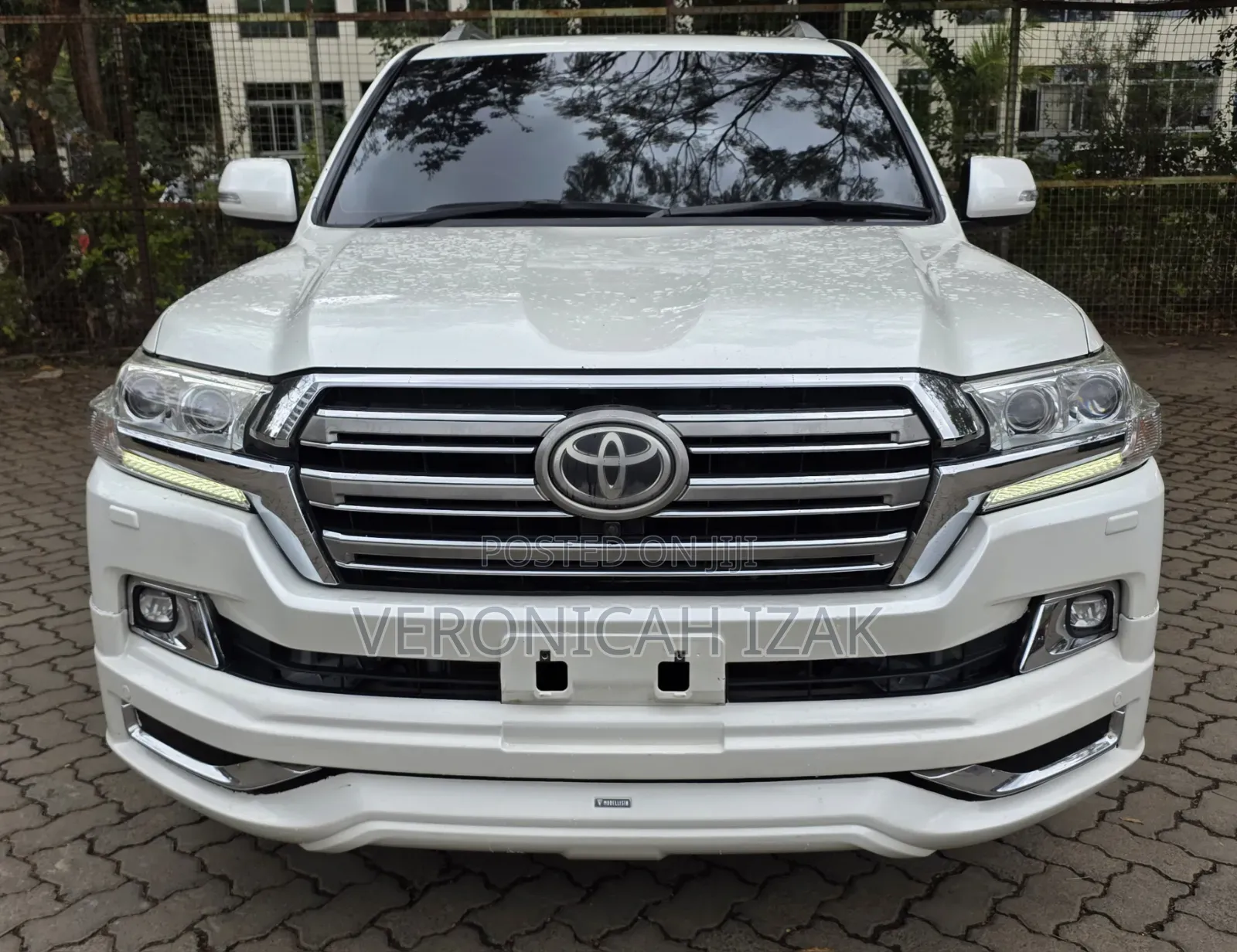 Toyota Land Cruiser 2017 White