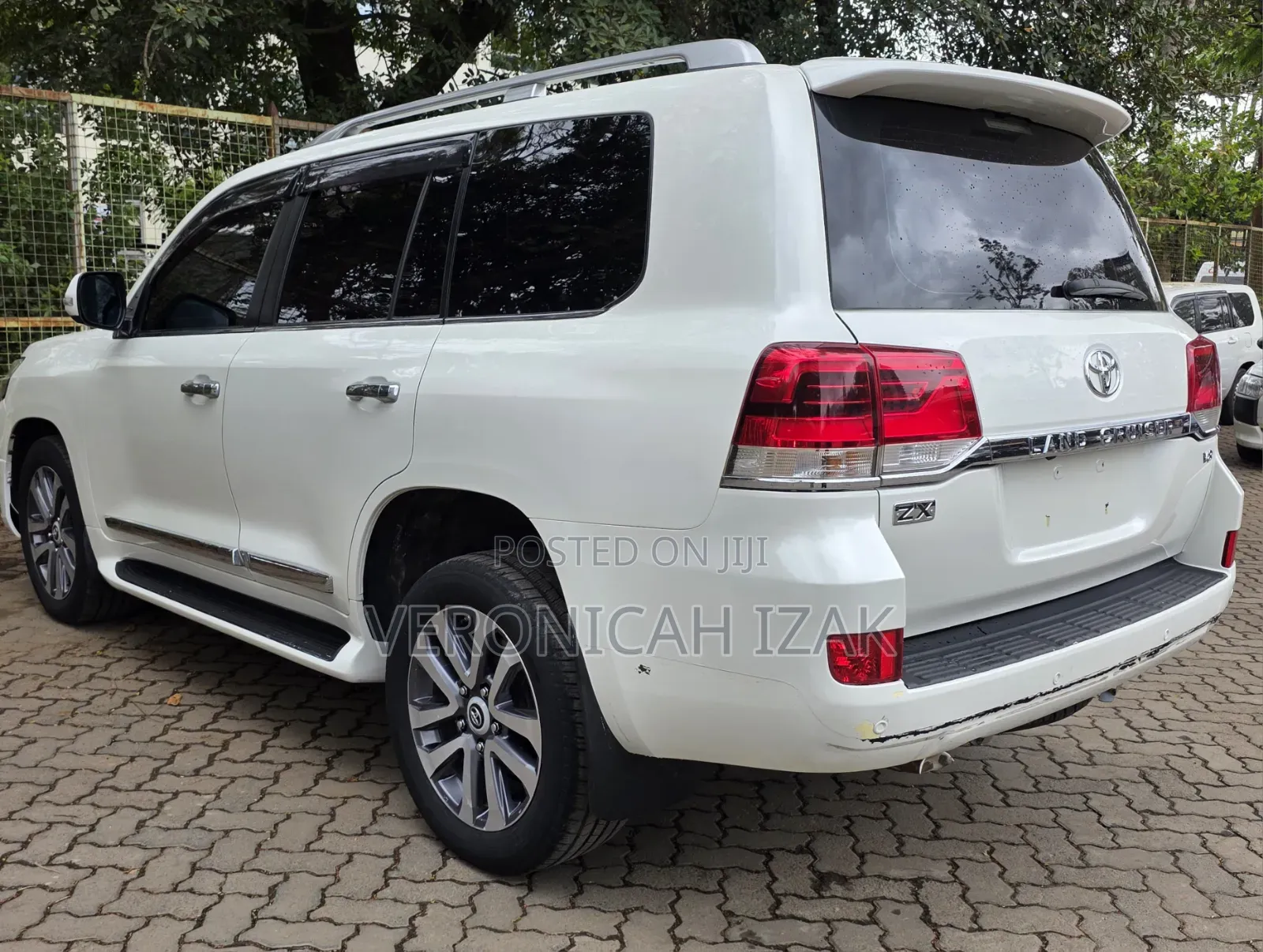 Toyota Land Cruiser 2017 White