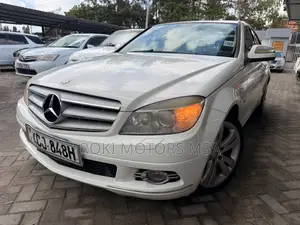 Mercedes-Benz C200 2009 Pearl