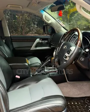 Toyota Land Cruiser 2012 Black