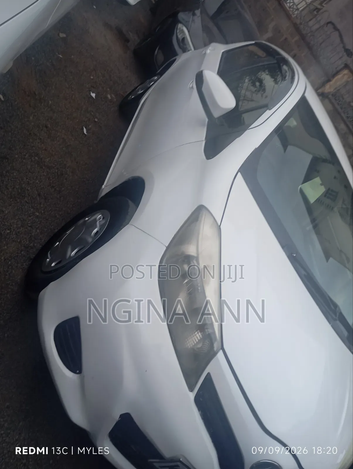 Toyota Vitz 2013 White