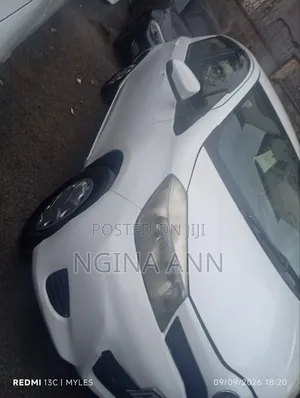 Toyota Vitz 2013 White