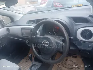 Toyota Vitz 2013 White