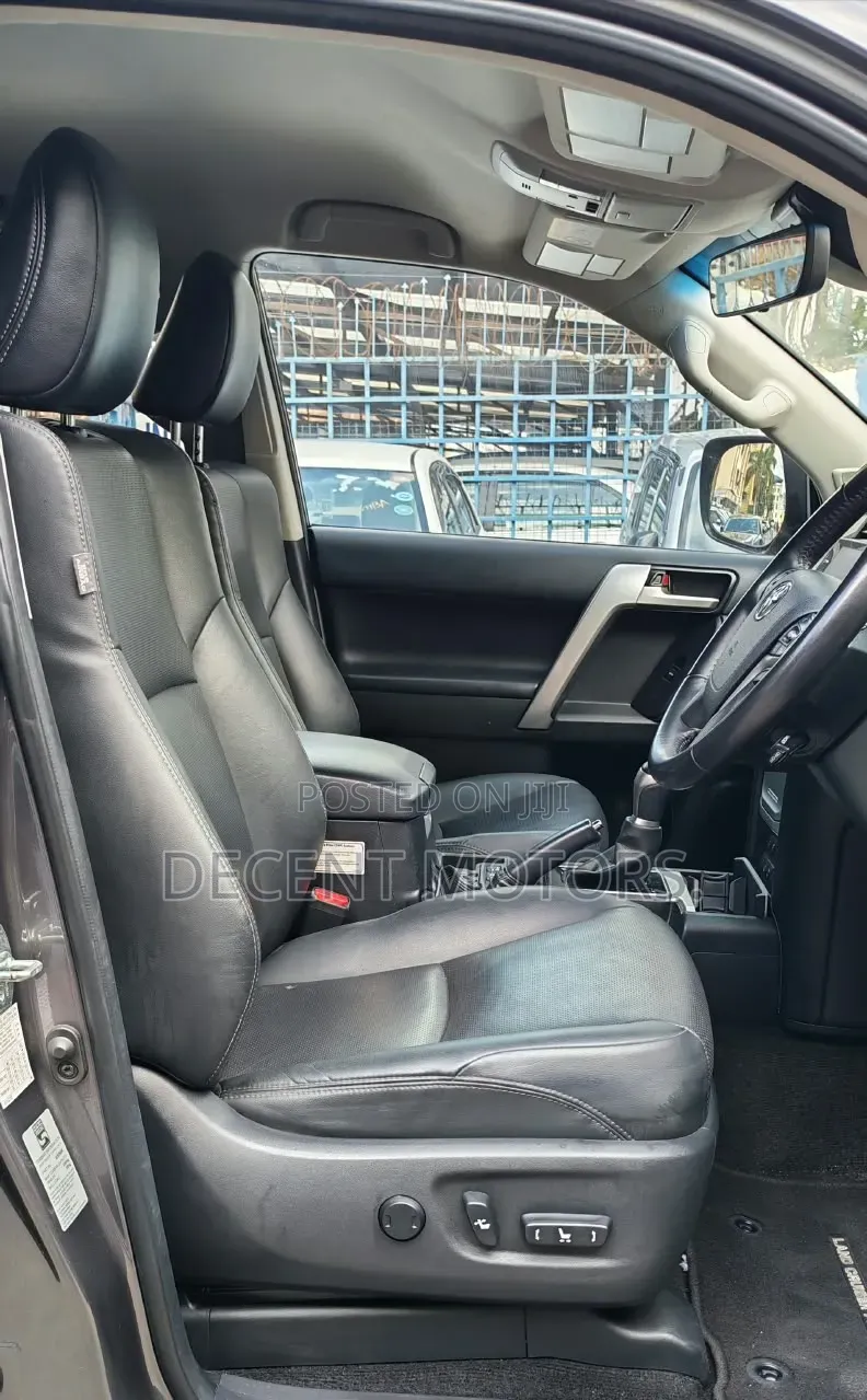 Toyota Land Cruiser Prado 2.8 2021 Gray