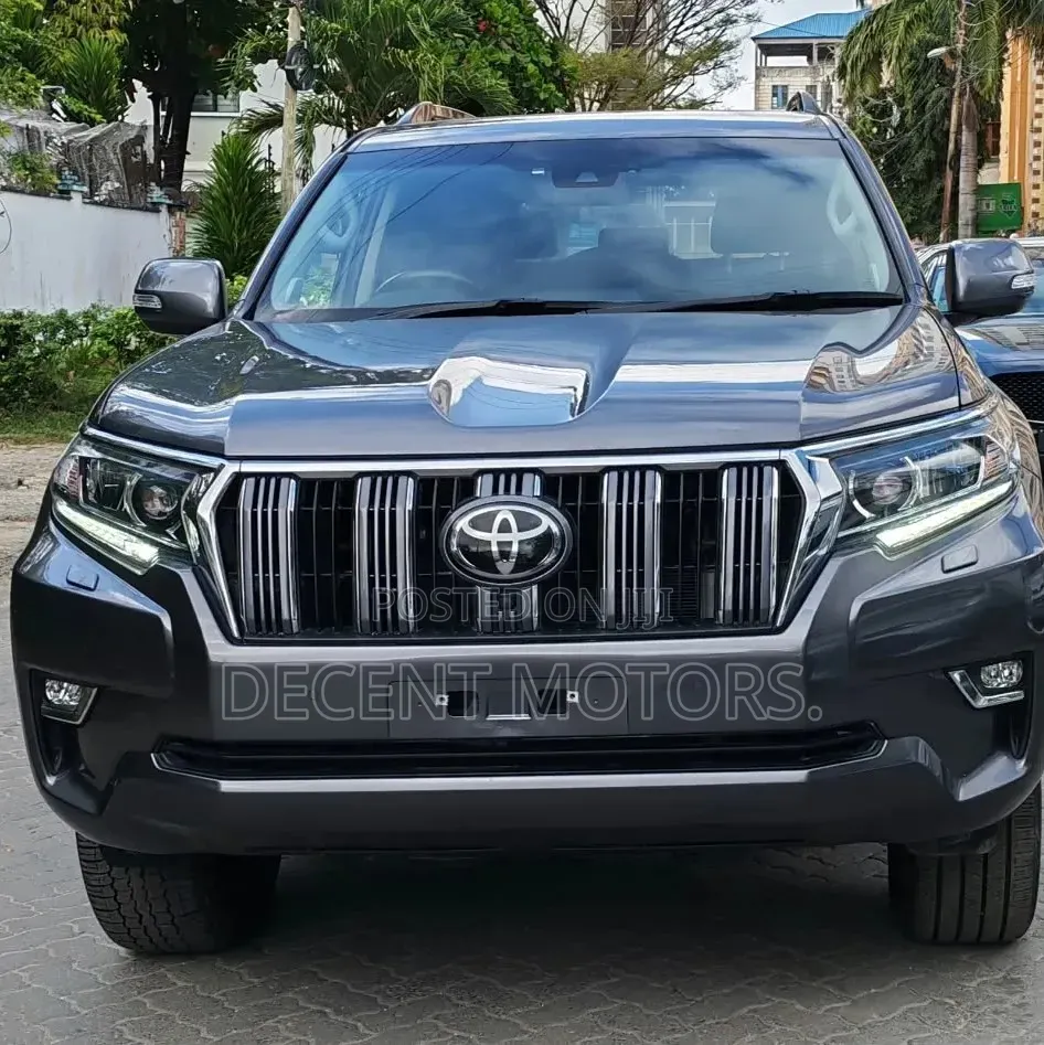 Toyota Land Cruiser Prado 2.8 2021 Gray