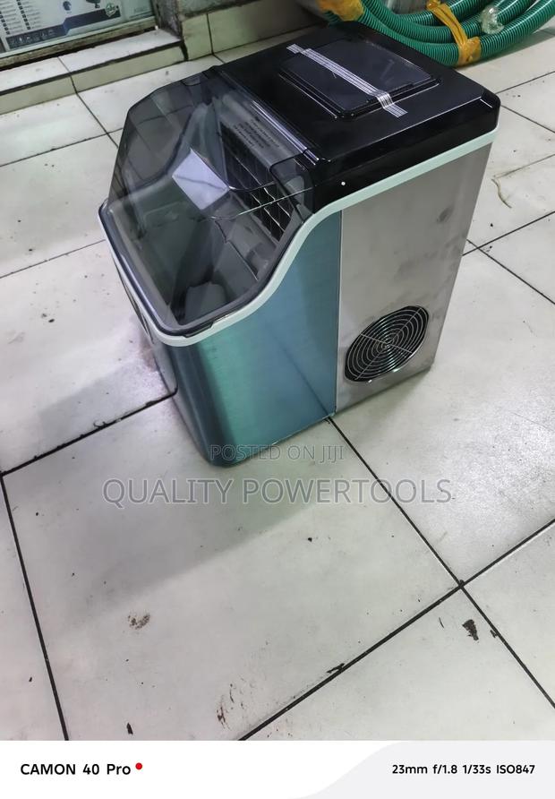 25kgs Ice Cube Maker Machine-Performing