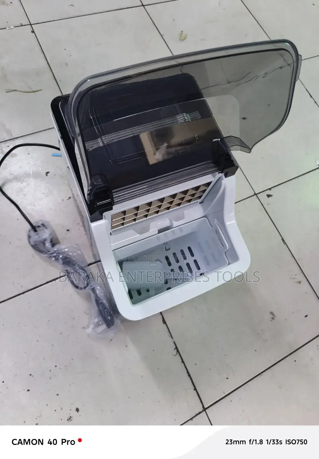25kgs Ice Cube Maker Machine-Performing