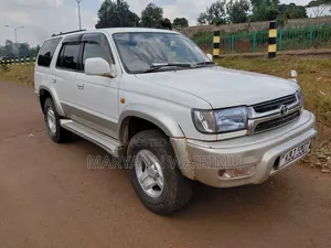 Toyota Hilux Surf 2.7 SSR 2002 White