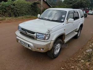 Toyota Hilux Surf 2.7 SSR 2002 White