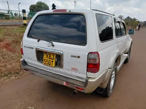 Toyota Hilux Surf 2.7 SSR 2002 White