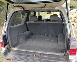Toyota Hilux Surf 2.7 SSR 2002 White