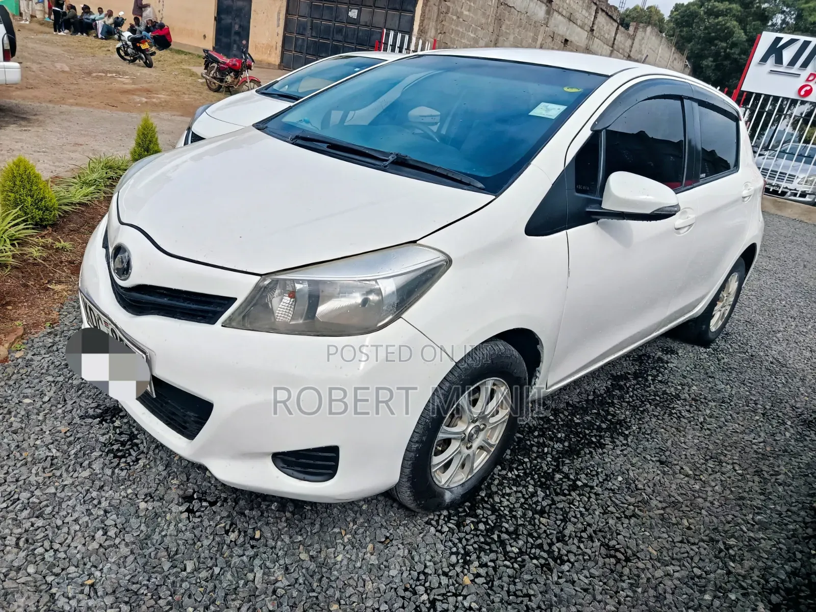 Toyota Vitz 2014 White