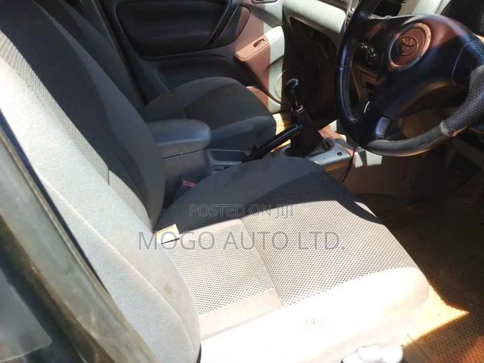 Toyota RAV4 2001 Black