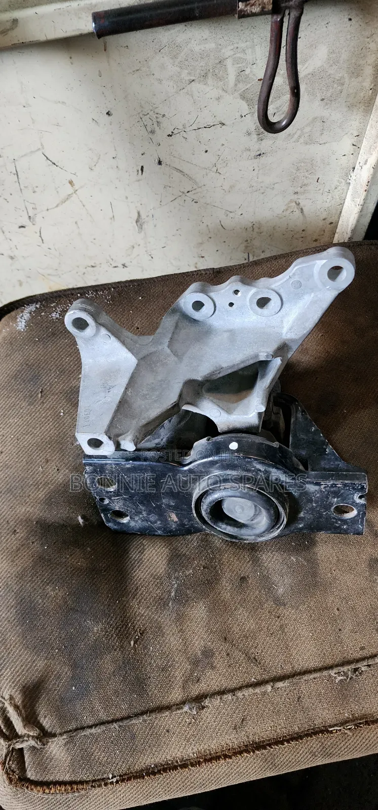 Nissan Serena 2010 -2014 Engine Mounting