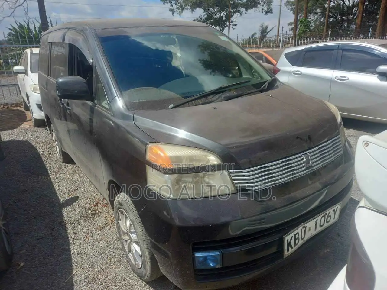 Toyota Voxy 2006 Black