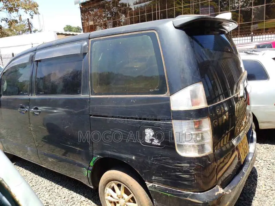 Toyota Voxy 2006 Black